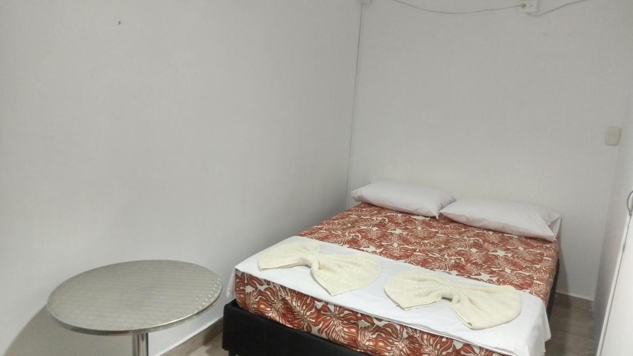 Hea Hospedaje Cerca Al Estadio Y La 70 Hotel Medellin Exterior photo