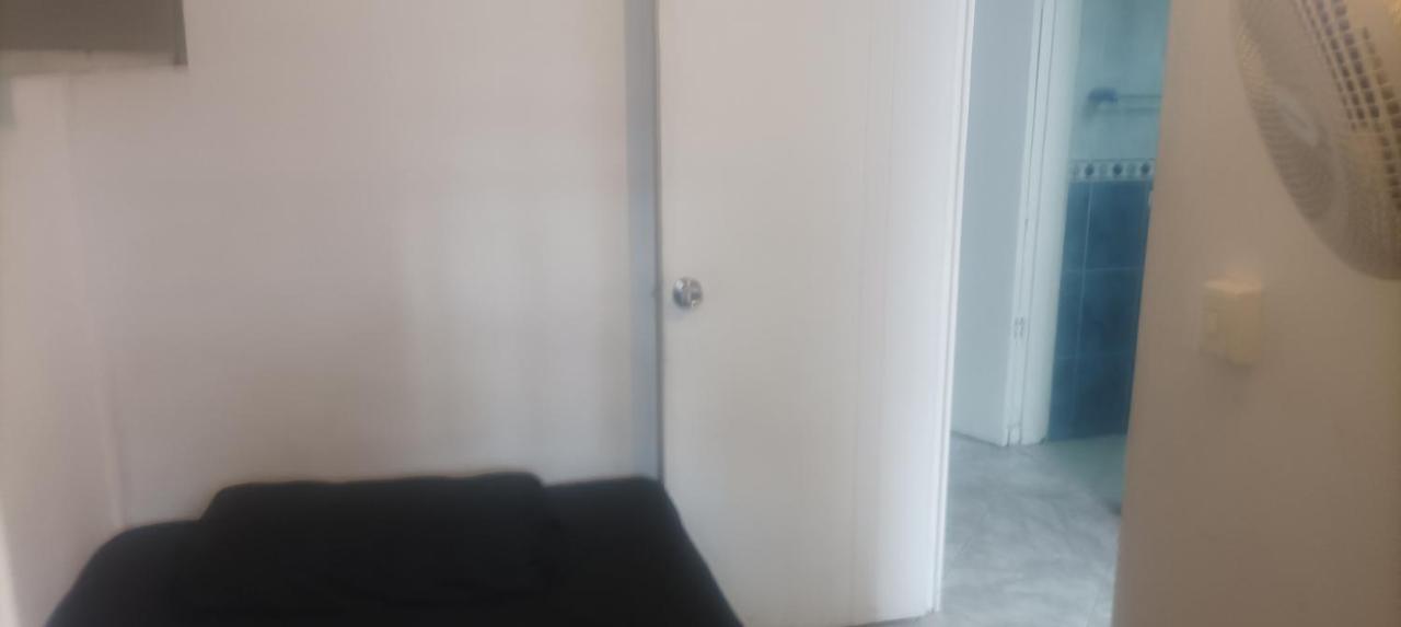 Hea Hospedaje Cerca Al Estadio Y La 70 Hotel Medellin Room photo