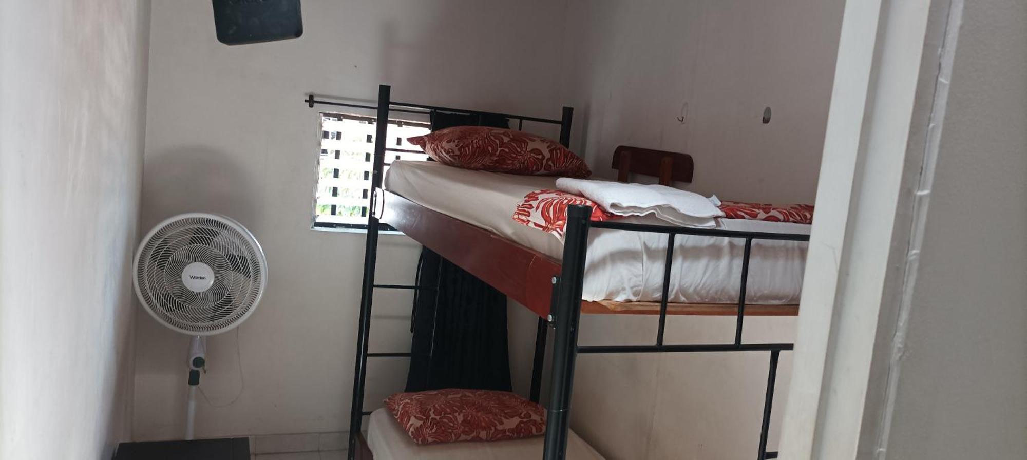 Hea Hospedaje Cerca Al Estadio Y La 70 Hotel Medellin Room photo